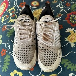 Nike Air Max 270